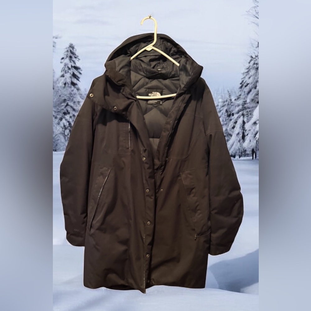 The North Face women’s parka ,550, with goose down-filled inner jacket,size M
